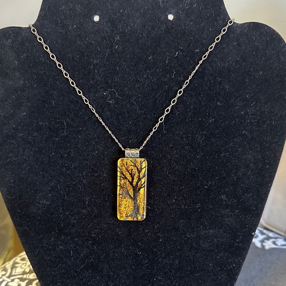 Jewelry - Gold & Black  glass Tree Pendant Necklace